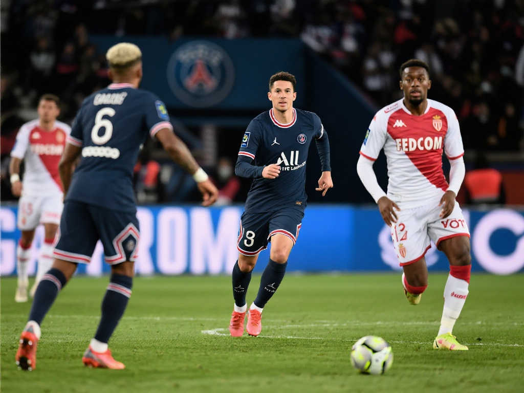 一轮的足球 一轮的足球